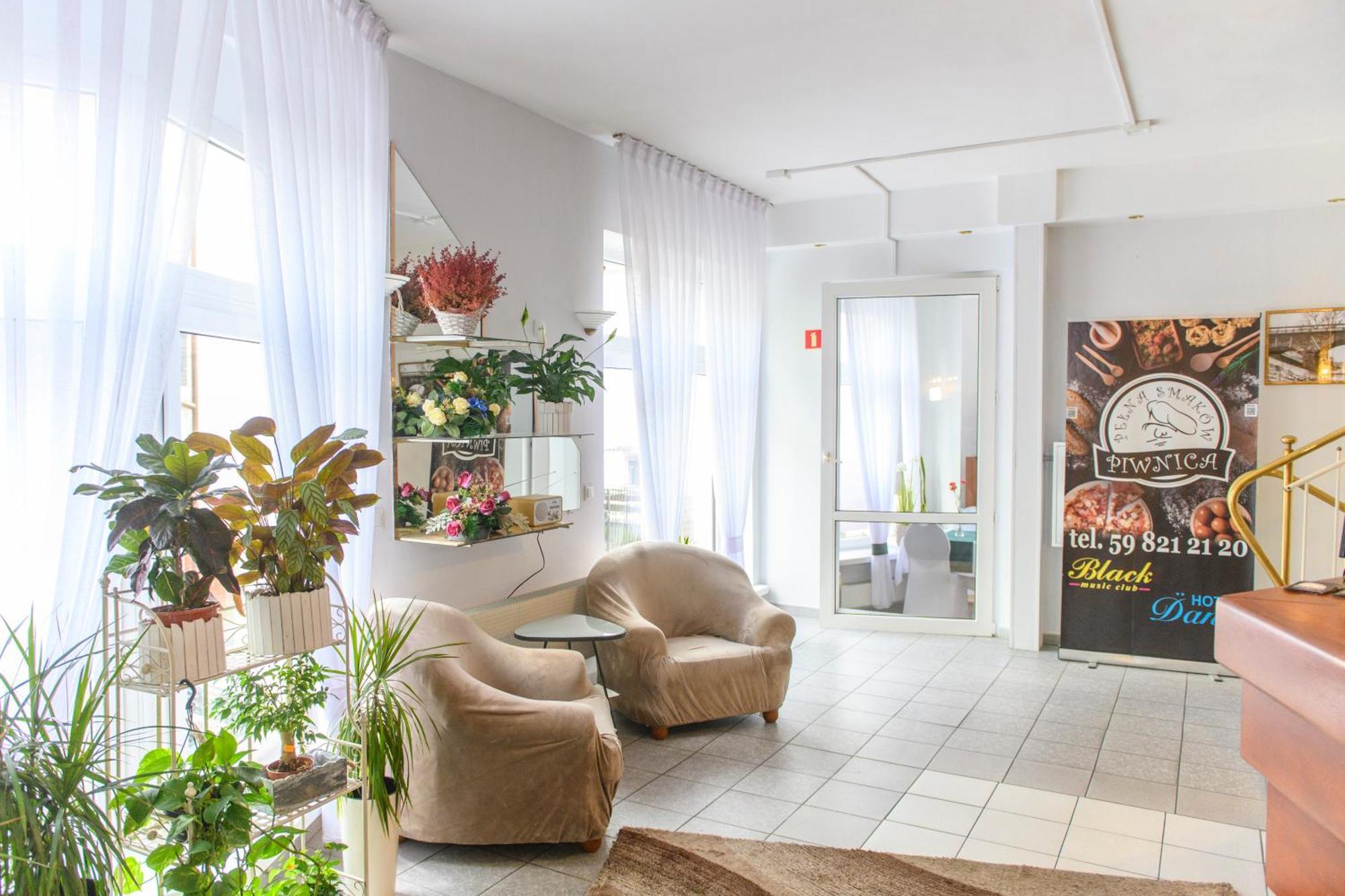 Hotel Dana Bytów Exteriör bild