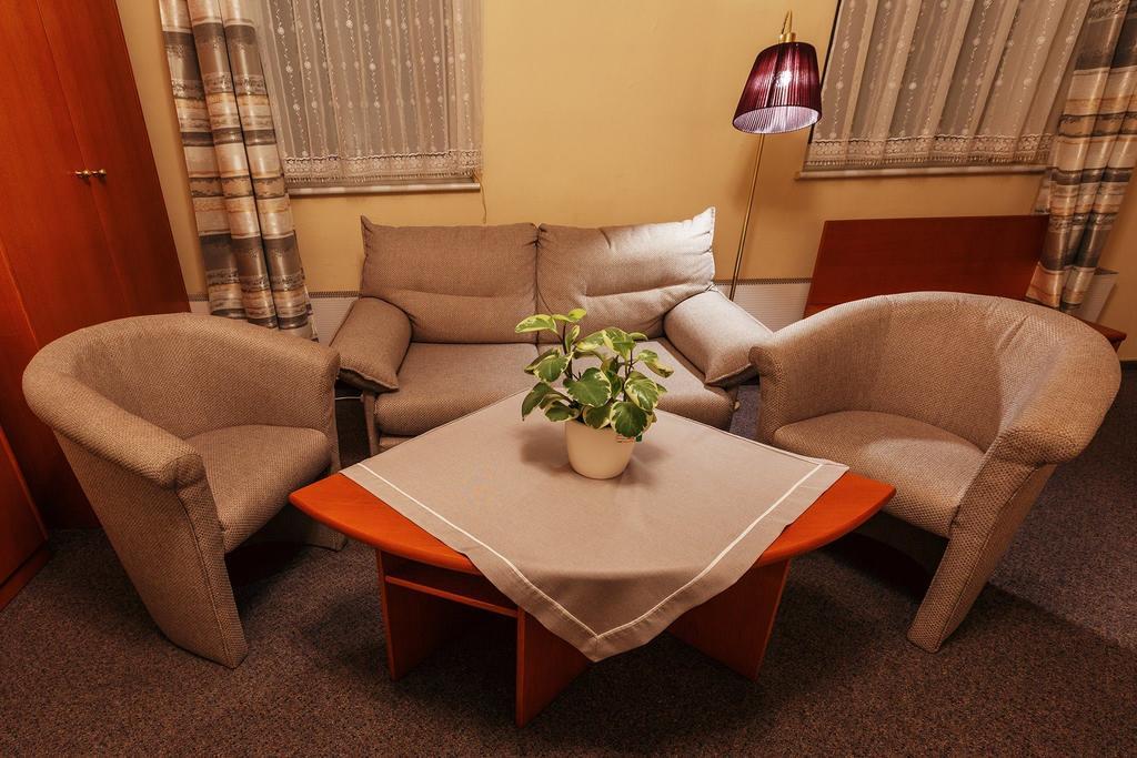 Hotel Dana Bytów Exteriör bild